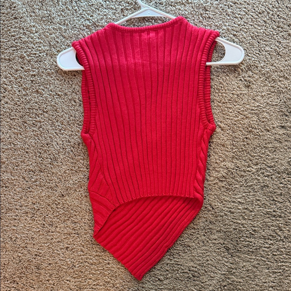 Le Lis Red Ribbed Tank Top - Picture 3 of 3